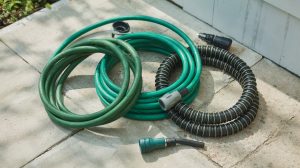Best Garden Hoses: Rubber, Expandable, and Soaker